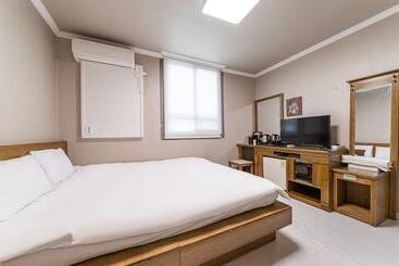 Motel Cheorwon Pareseu