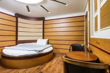 Motel Geochang Enter