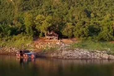 Hotel Boat House Suriya