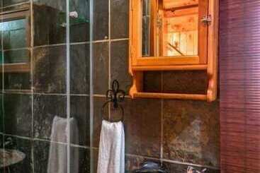 茅舍 Knysna Lodge Self Catering Accommodation