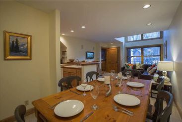 Cimarron Lodge