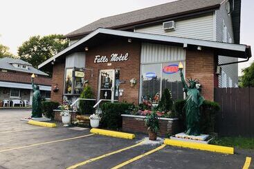 Falls Motel