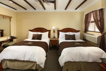 فندق Brand Plaza