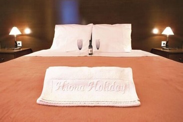 هتل Hiona Holiday