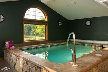 Отель Lake Opechee Inn And Spa