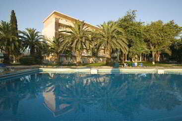 בית מלון כפרי Long Beach Resort