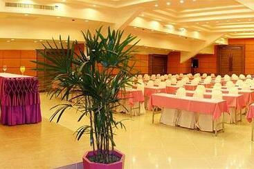 Отель Saisawan Beach Luxury