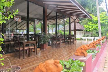 هتل Green Park Resort