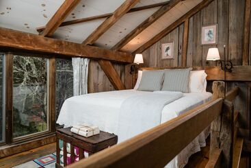 ホテル The Mast Farm Inn