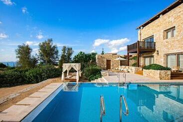 בית מלון כפרי The Romanos, A Luxury Collection Resort, Costa Navarino