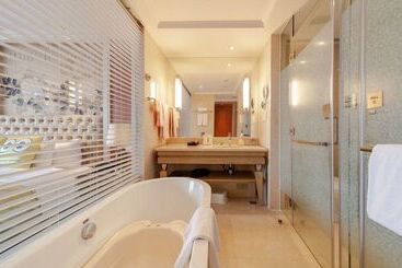 Tonino Lamborghini Hotel Kunshan City Center