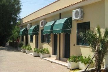 住所  Vela Club Hotel & Appartamenti