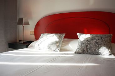 Apartamentos WooTravelling Plaza de Oriente Homtels