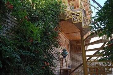 צימר Sasha & Son