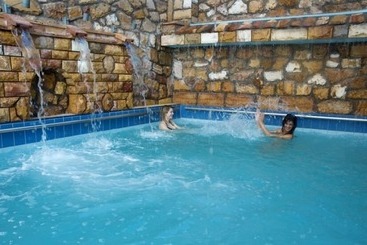 Отель 9 Queens Spa