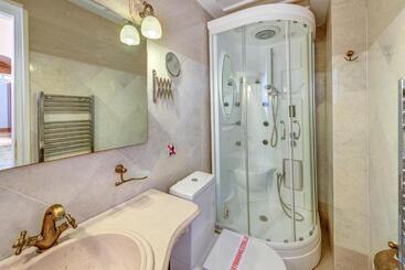 هتل Apollonion Palace