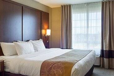 호텔 Comfort Suites