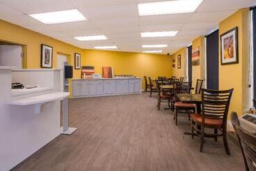 فندق Econo Lodge