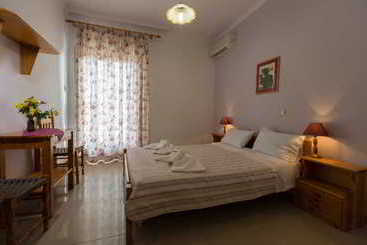 בית מלון כפרי Filoxenia Apartments