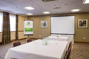 בית מלון כפרי Holiday Inn Luton South  M1 Junction 9