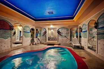 هتل Inn of The Dove