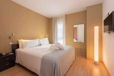 هتل Madrid Airport Suites, Affiliated By Meliá