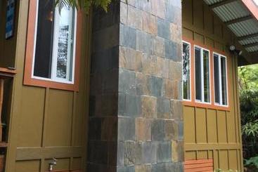 Volcano Singing Forest Cottage