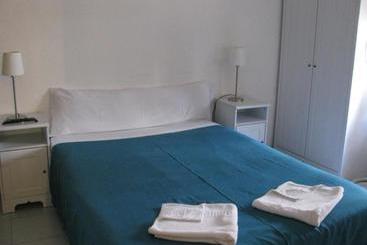 هاستل Hostal Elkano