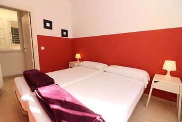 Feel Hostels City Center