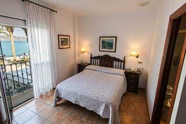 مسافرخانه Marissal by Dorobe Hotels