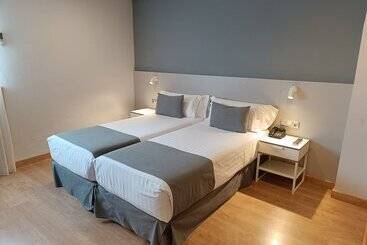 مسافرخانه Mendez Nunez Alicante