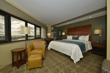 Oshkosh Marriott Waterfront Hotel & Convention Center