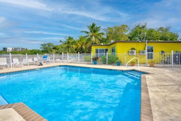 ホテル Captain Pip's Marina & Hideaway