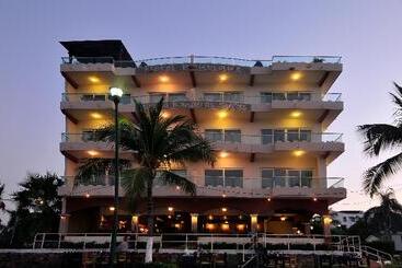 酒店 Marina Banderas Suites