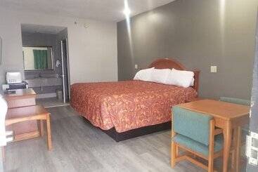 فندق على الطريق Royal Inn & Suite