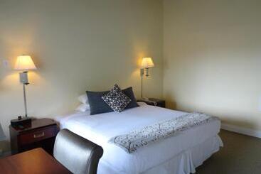 فندق على الطريق The Presidio