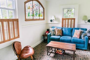 منتجع Kilauea Lodge And Restaurant