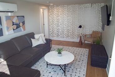 아파트호텔 Surrey Beach House