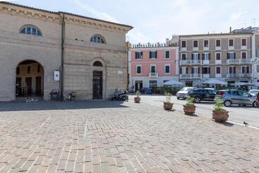 بنسيون La Romantica Camere E Wellness