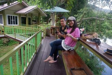 تختخواب و صبحانه Ho Kho Coffee And Cottages