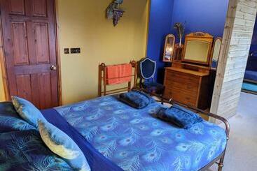 Hideaway Escapes, Farmhouse B&b & Holiday Home, Ideal Family Stay Or Romantic Break, Friendly Animal