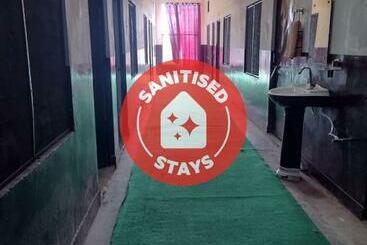 호텔 Oyo 83936 Chaudhary Guest House