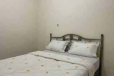 호텔 Oyo 90812 Hayza Residence Syariah