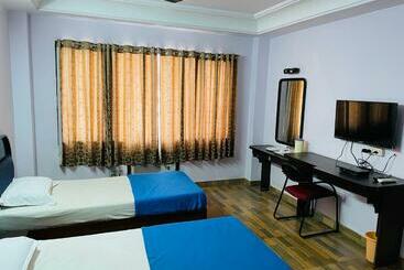 هتل Rathna Palace