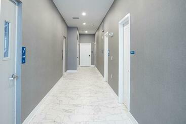 Peachtree Suites   Jersey City