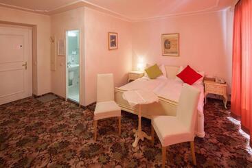 هتل Aviano Boutique