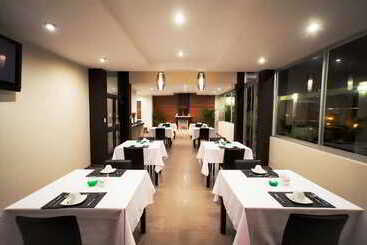 Отель El Angolo