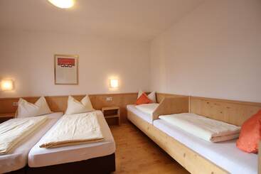 Отель Gasthof Eschbacher