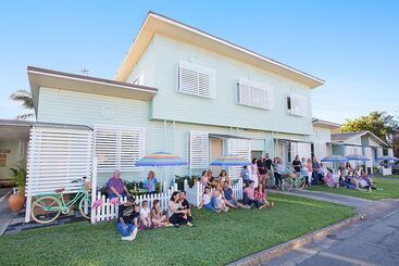 La Costa Beachside Motel