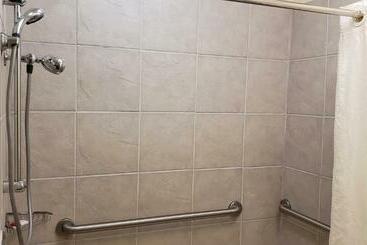 فندق على الطريق Family Budget Inn Bethany